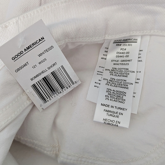 Good American Short Bombshell High Rise Frayed Hems Stretch Denim White 8/29 NWT - Picture 11 of 13